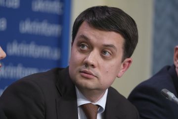 Разумков представив кандидатів по мажоритарних округах Разумков представив кандидатів по мажоритарних округах