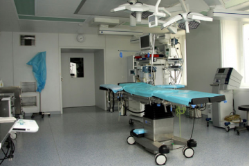 В Киеве избили кастетом зама главврача Нацинститута рака прямо на входе в медучреждение В Киеве избили кастетом зама главврача Нацинститута рака прямо на входе в медучреждение