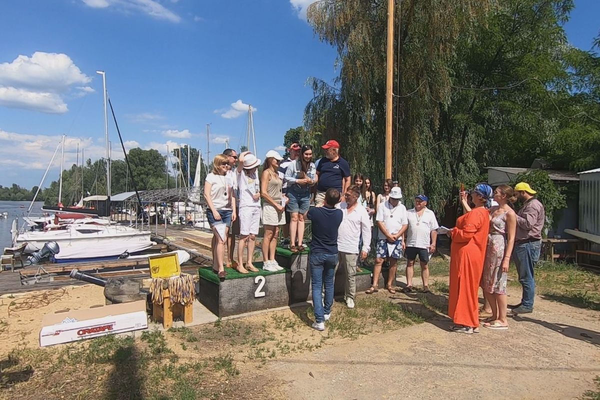 Професійні спортсмени та ЗМІ ходили разом під парусом Професійні спортсмени та ЗМІ ходили разом під парусом