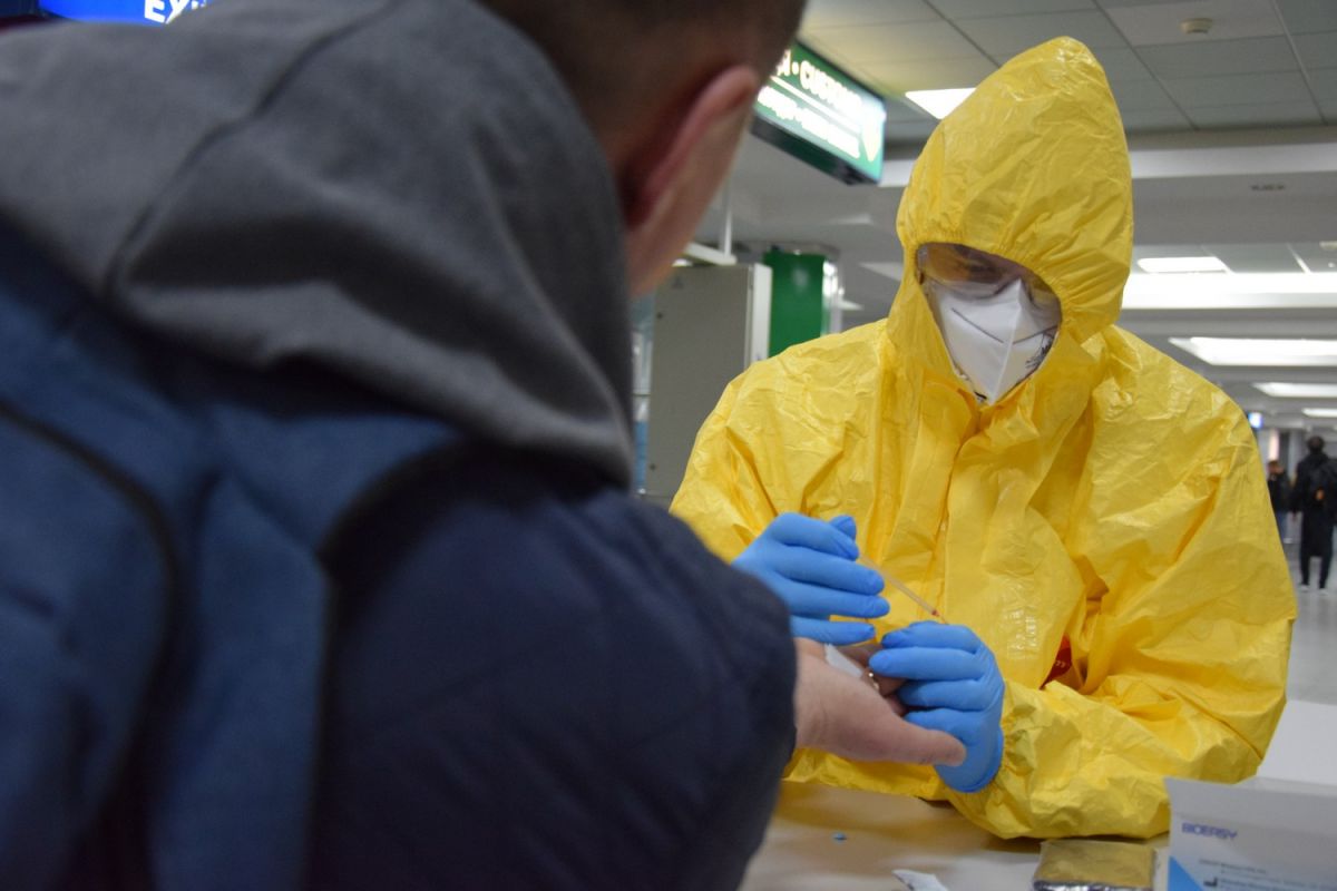 В аеропорту «Бориспіль» проводять тестування пасажирів на COVID-19 В аеропорту «Бориспіль» проводять тестування пасажирів на COVID-19