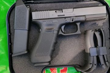 У Києві викрито групу продавців нелегальної зброї У Києві викрито групу продавців нелегальної зброї