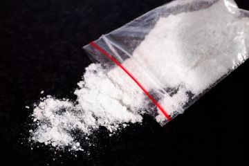 Двом наркоділкам, які планували збувати амфетамін на Донеччині, загрожує до 12 років за ґратами Двом наркоділкам, які планували збувати амфетамін на Донеччині, загрожує до 12 років за ґратами