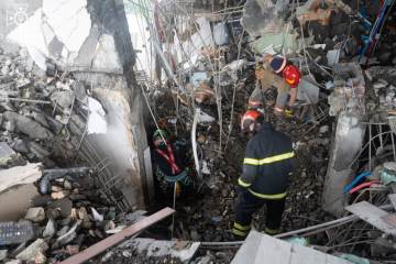 Тіла ще двох загиблих знайшли під завалами будинку в Соломʼянському районі Києва Тіла ще двох загиблих знайшли під завалами будинку в Соломʼянському районі Києва