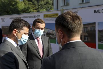 «Большое строительство»: на Закарпатье Владимир Зеленский ознакомился с реконструкцией Береговской центральной районной больницы «Большое строительство»: на Закарпатье Владимир Зеленский ознакомился с реконструкцией Береговской центральной районной больницы
