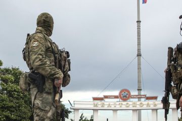 У Запорізькій та Херсонській областях чоловіки призовного віку, які відмовилися від українського паспорта та отримали російське громадянство, почали отримувати повістки про мобілізацію до окупаційної армії У Запорізькій та Херсонській областях чоловіки призовного віку, які відмовилися від українського паспорта та отримали російське громадянство, почали отримувати повістки про мобілізацію до окупаційної армії