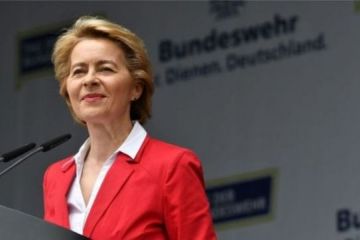 Президентка Європейської комісії Урсула фон дер Ляєн оголосила, що ЄС щомісяця виділятиме Україні по 1,5 млрд євро для фінансування дефіциту державного бюджету Президентка Європейської комісії Урсула фон дер Ляєн оголосила, що ЄС щомісяця виділятиме Україні по 1,5 млрд євро для фінансування дефіциту державного бюджету