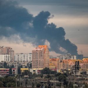 Росія атакує Київ балістикою, є поранені Росія атакує Київ балістикою, є поранені
