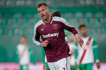 Гол+ пенальти. Ярмоленко открыл счет своим результативным действиям в сезоне за Вест Хэм. ВИДЕО Гол+ пенальти. Ярмоленко открыл счет своим результативным действиям в сезоне за Вест Хэм. ВИДЕО