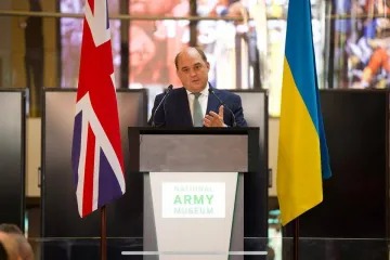​Міністр оборони Британії Бен Воллес закликав українські війська продовжувати стрімкі атаки на окупантів упродовж зими