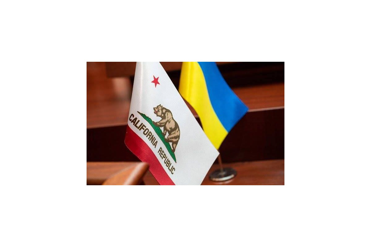 Командувач Національної гвардії України генерал-лейтенант Юрій Лебідь провів робочу онлайн-зустріч з виконуючим обов’язки генерал-ад’ютанта Національної гвардії штату Каліфорнія Командувач Національної гвардії України генерал-лейтенант Юрій Лебідь провів робочу онлайн-зустріч з виконуючим обов’язки генерал-ад’ютанта Національної гвардії штату Каліфорнія
