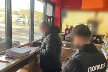 Незаконно видав ордер на квартиру наближеному працівнику – підозрюється директор держпідприємства одного з інститутів НААН України      Незаконно видав ордер на квартиру наближеному працівнику – підозрюється директор держпідприємства одного з інститутів НААН України