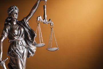 Надія Кіш, Зоряна Вітковська та Іван Шльомський - викриті на хабарі службовці повернулись на роботу (ФОТО) Надія Кіш, Зоряна Вітковська та Іван Шльомський - викриті на хабарі службовці повернулись на роботу (ФОТО)