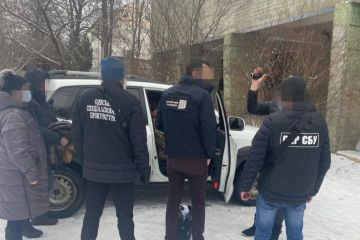 400 дол. США хабаря за непритягнення до адміністративної відповідальності – затримано начальника медичної частини 400 дол. США хабаря за непритягнення до адміністративної відповідальності – затримано начальника медичної частини