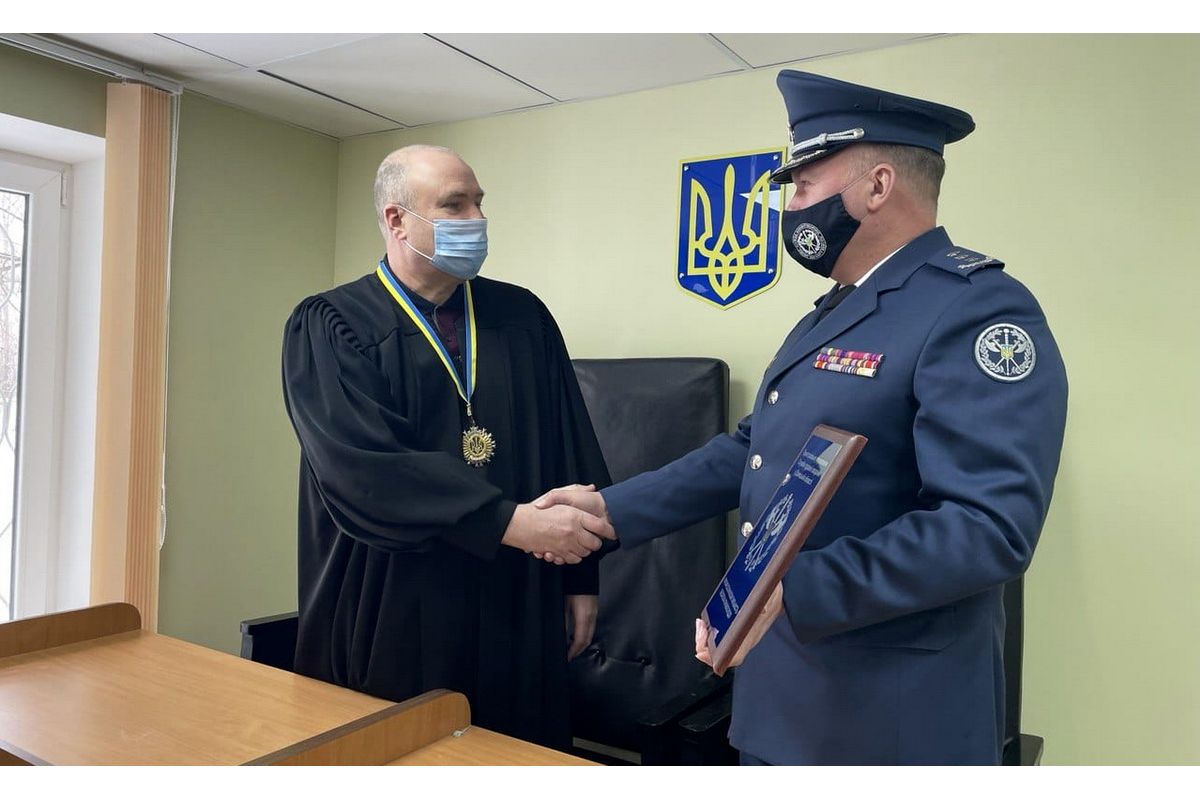 Судові охоронці Донеччини розпочали забезпечувати охорону й безпеку в Авдіївському міському суді, який вперше за 8 років відновив свою роботу Судові охоронці Донеччини розпочали забезпечувати охорону й безпеку в Авдіївському міському суді, який вперше за 8 років відновив свою роботу