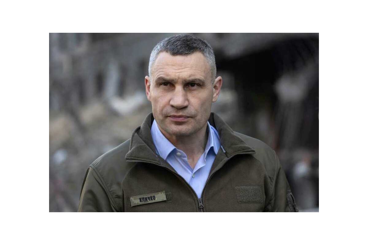 Віталій Кличко: Від завтра на столичні маршрути вийдуть іще 13 автобусів, які місто отримало на початку січня в якості допомоги від міжнародних партнерів Віталій Кличко: Від завтра на столичні маршрути вийдуть іще 13 автобусів, які місто отримало на початку січня в якості допомоги від міжнародних партнерів