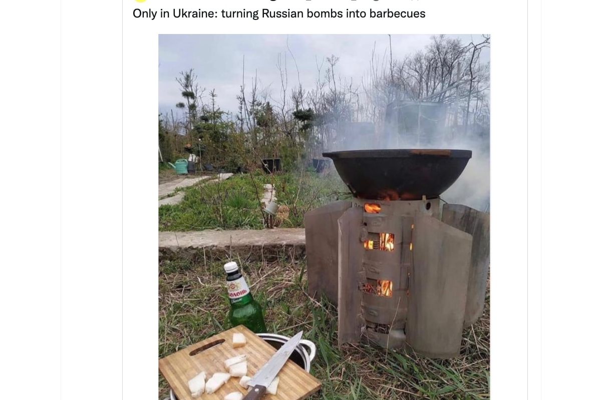 Російське вторгнення в Україну : Українські воїни задають тренди — посольство США в Україні поділилося світлиною, на якій наші захисники перетворили частину російської ракети у барбекю. Російське вторгнення в Україну : Українські воїни задають тренди — посольство США в Україні поділилося світлиною, на якій наші захисники перетворили частину російської ракети у барбекю.