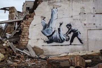 Хто ховається під маскою знаменитого імені Бенксі? Хто ховається під маскою знаменитого імені Бенксі?