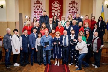 У Полтавському педагогічному презентували поетичну збірку Бориса Гриньова У Полтавському педагогічному презентували поетичну збірку Бориса Гриньова