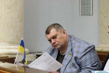 Депутат Корявченков «Юзик» задекларировал 627 тыс. грн дохода за 2019г и $100 тыс. наличных, внес 300 тыс. грн в избирательный фонд Зеленского  Депутат Корявченков «Юзик» задекларировал 627 тыс. грн дохода за 2019г и $100 тыс. наличных, внес 300 тыс. грн в избирательный фонд Зеленского