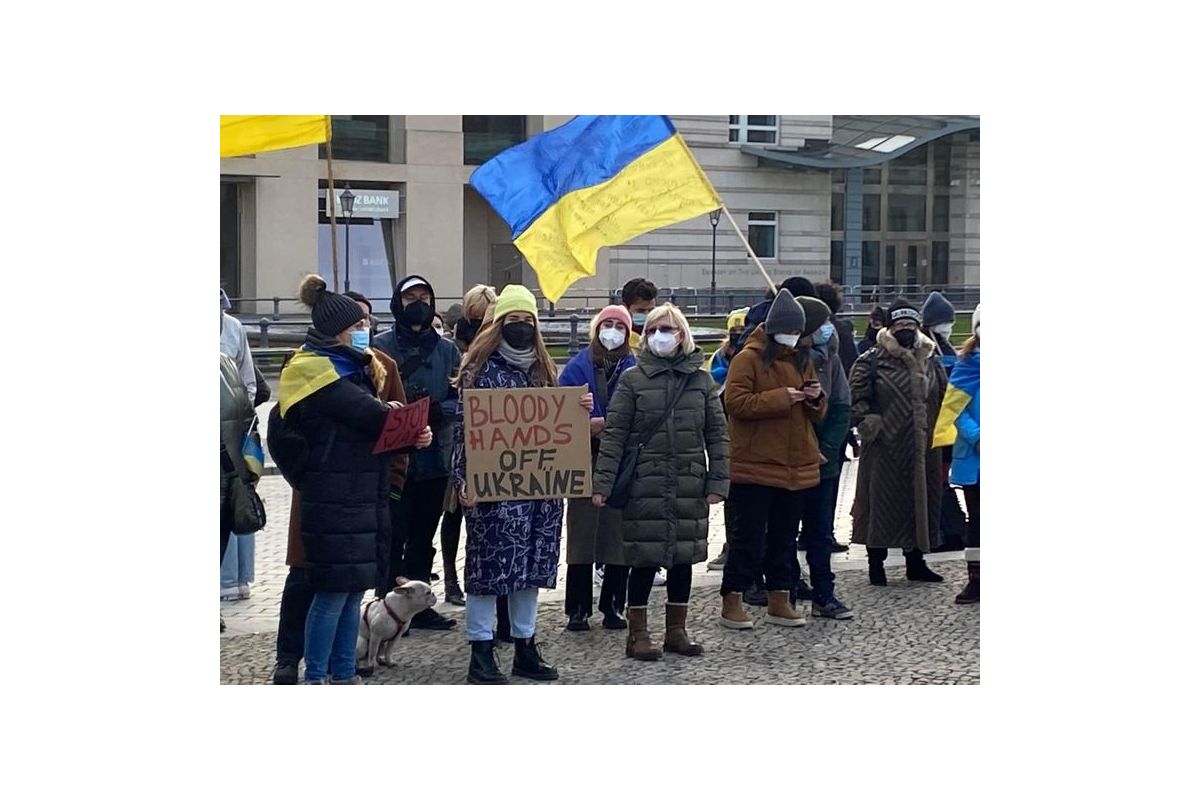 92% українців погано ставляться до росії, лише 2% все ще мають добре ставлення — результати опитування КМІС. 92% українців погано ставляться до росії, лише 2% все ще мають добре ставлення — результати опитування КМІС.