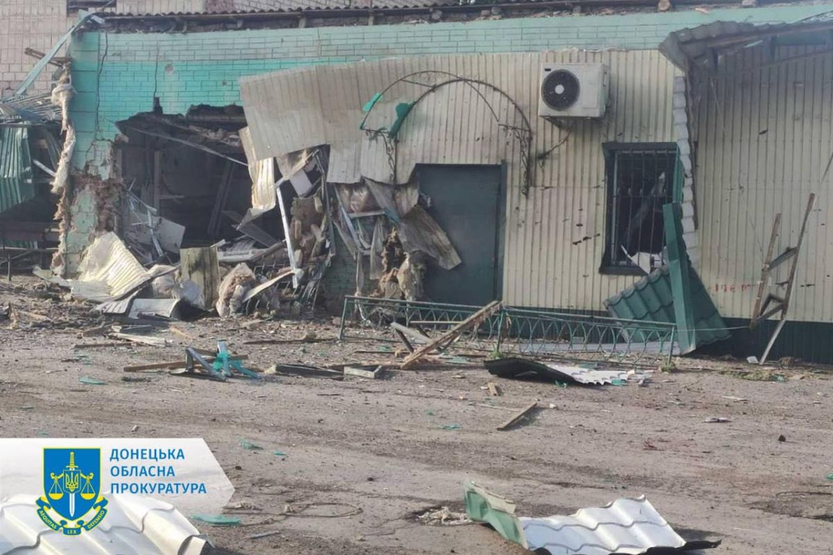 Обстріли тривають - російська армія продовжує знищувати житлові квартали на Донеччині Обстріли тривають - російська армія продовжує знищувати житлові квартали на Донеччині