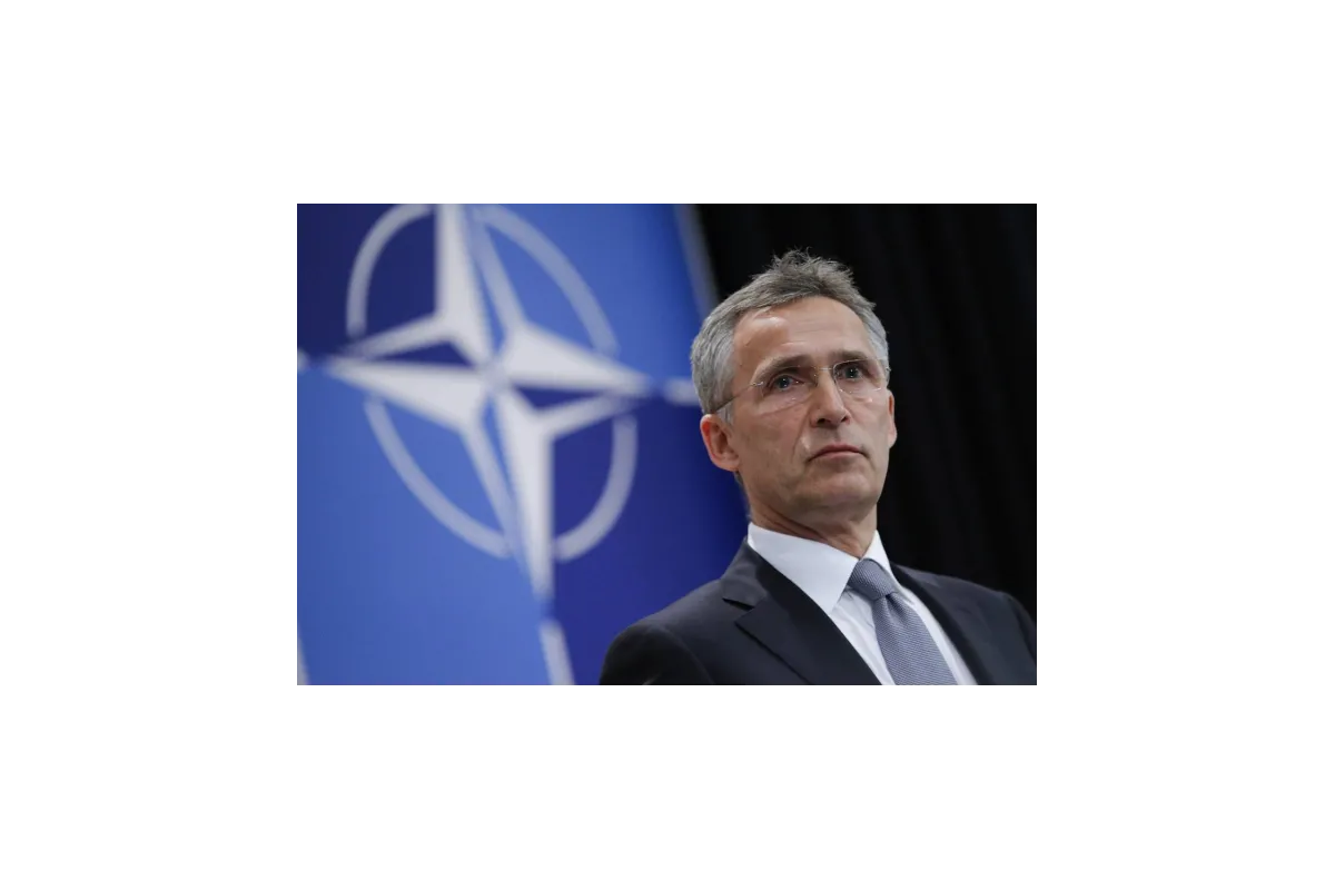 Генеральний секретар НАТО Єнс Столтенберг заявив, що події в рф, що сталися на вихідних, демонструють, наскільки велику стратегічну помилку зробив путін, коли почав війну проти України - Reuters