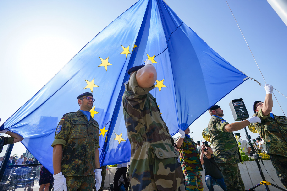 Рада ЄС погодила збільшення на 3,5 млрд євро Європейського фонду миру, з якого виділяється військова допомога для України та інших партнерів Рада ЄС погодила збільшення на 3,5 млрд євро Європейського фонду миру, з якого виділяється військова допомога для України та інших партнерів