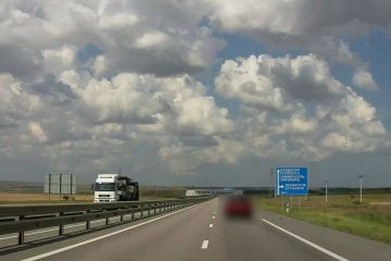 Росіяни намагаються приховано перевозити військову техніку у Криму Росіяни намагаються приховано перевозити військову техніку у Криму