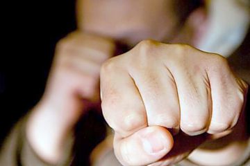 Обвинуваченому у смертельному побитті жінки загрожує до 10 років за ґратами Обвинуваченому у смертельному побитті жінки загрожує до 10 років за ґратами