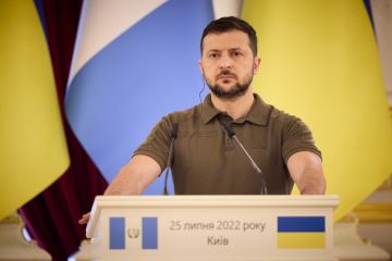 Україна й надалі робитиме все для експорту зернових, а питання безпеки суден залежить від міжнародних партнерів, які домовлялися з РФ – Володимир Зеленський Україна й надалі робитиме все для експорту зернових, а питання безпеки суден залежить від міжнародних партнерів, які домовлялися з РФ – Володимир Зеленський