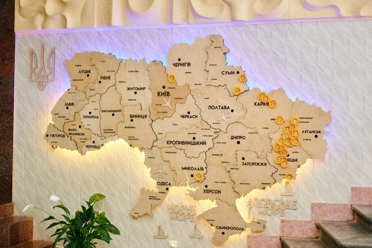 У Полтавському національному педагогічному університеті відбулося відкриття меморіального місця вшанування полеглих захисників України з числа університетської спільноти У Полтавському національному педагогічному університеті відбулося відкриття меморіального місця вшанування полеглих захисників України з числа університетської спільноти