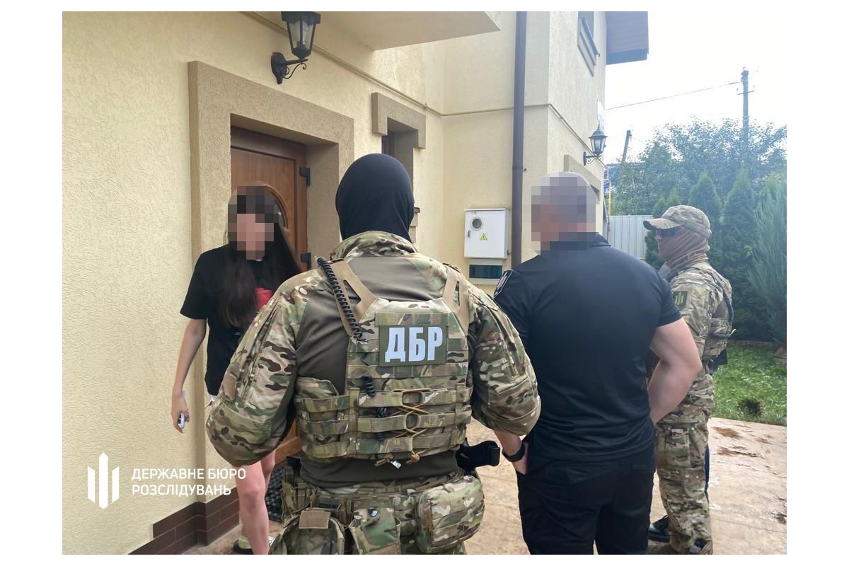 В Івано-Франківську на фіктивну військову службу зараховували родичів очільників міста та футболістів місцевого професійного клубу В Івано-Франківську на фіктивну військову службу зараховували родичів очільників міста та футболістів місцевого професійного клубу