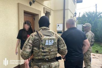 В Івано-Франківську на фіктивну військову службу зараховували родичів очільників міста та футболістів місцевого професійного клубу В Івано-Франківську на фіктивну військову службу зараховували родичів очільників міста та футболістів місцевого професійного клубу
