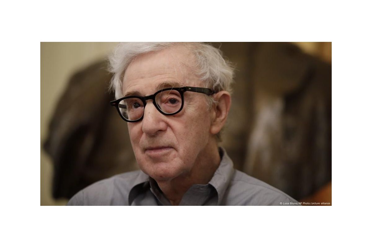 Вуді Аллен відповів на критику України через участь у заході в Москві Вуді Аллен відповів на критику України через участь у заході в Москві