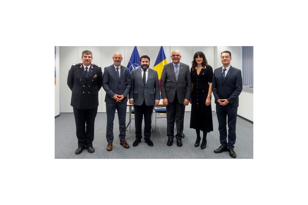 24 жовтня 2022 року Євроатлантичний координаційний центр НАТО з реагування на катастрофи та Румунія підписали угоду про співпрацю щодо навчання парамедиків для українських служб швидкого реагування 24 жовтня 2022 року Євроатлантичний координаційний центр НАТО з реагування на катастрофи та Румунія підписали угоду про співпрацю щодо навчання парамедиків для українських служб швидкого реагування
