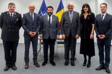 24 жовтня 2022 року Євроатлантичний координаційний центр НАТО з реагування на катастрофи та Румунія підписали угоду про співпрацю щодо навчання парамедиків для українських служб швидкого реагування 24 жовтня 2022 року Євроатлантичний координаційний центр НАТО з реагування на катастрофи та Румунія підписали угоду про співпрацю щодо навчання парамедиків для українських служб швидкого реагування