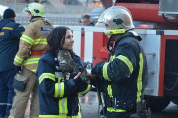 У Дніпрі горів дах багатоповерхівки У Дніпрі горів дах багатоповерхівки