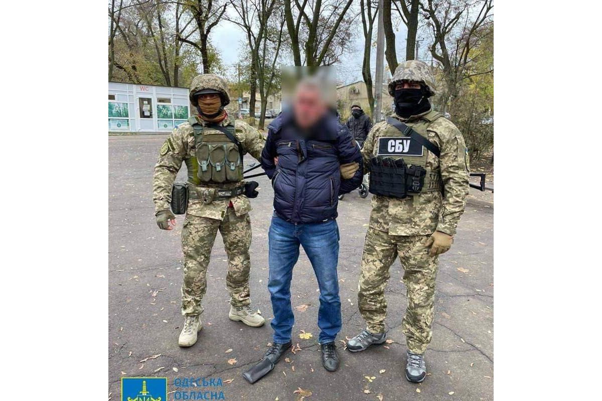 Передавав інформацію ФСБ, щоб отримати посаду в окупаційній владі - на Одещині підозрюють місцевого жителя Передавав інформацію ФСБ, щоб отримати посаду в окупаційній владі - на Одещині підозрюють місцевого жителя