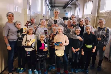 ​Петровский Александр Владимирович: Днепровские школьники побывали на фабрике «MILLENNIUM»