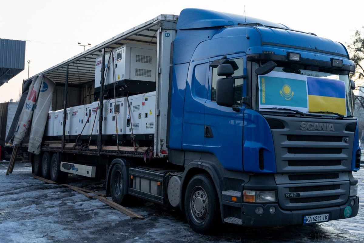 Казахcтан передав Україні генератори для медзакладів Казахcтан передав Україні генератори для медзакладів