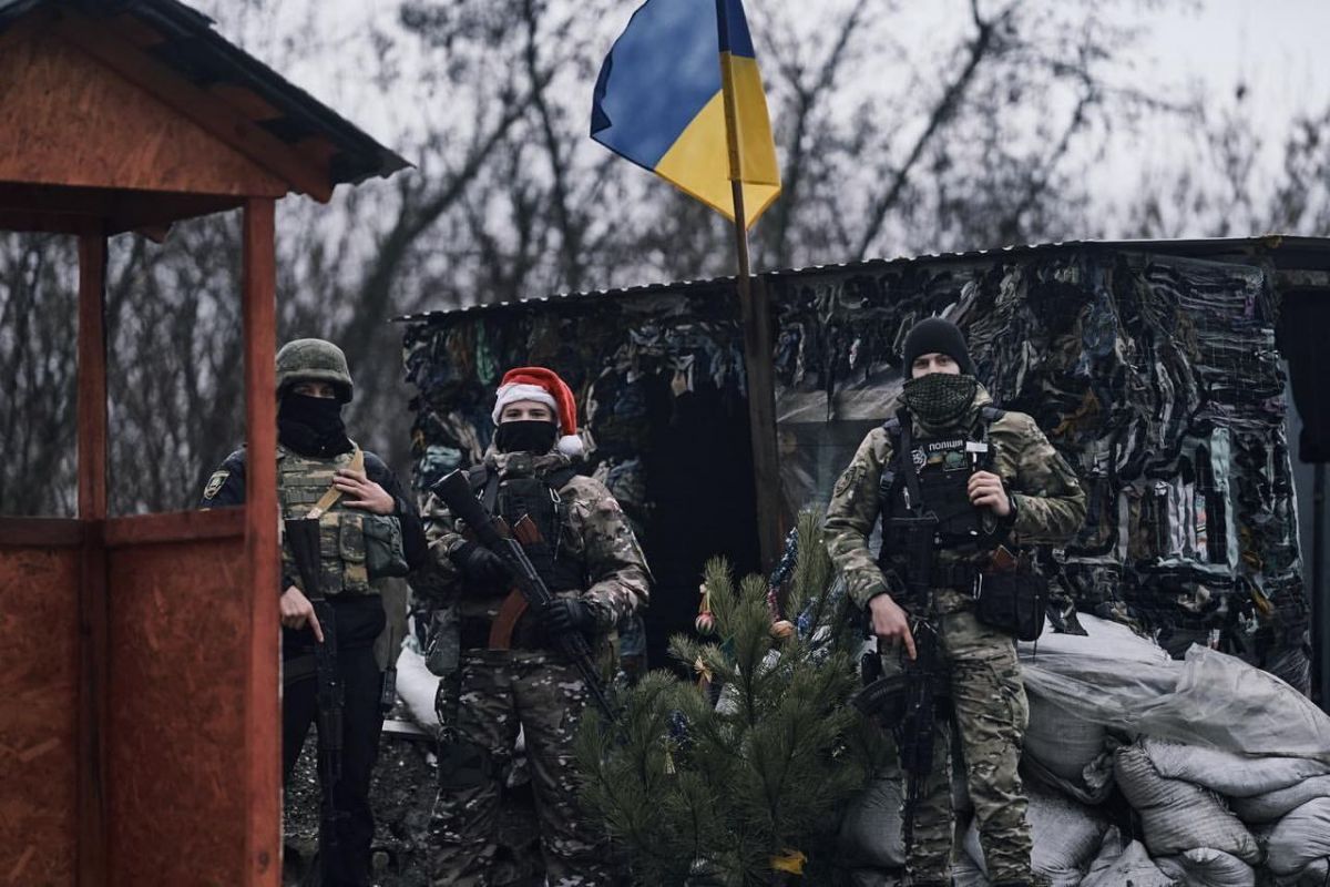 Ми витримали на початку війни – атаки, погрози, ядерний шантаж, терор, ракетні удари. Витримаємо і цю зиму! Ми витримали на початку війни – атаки, погрози, ядерний шантаж, терор, ракетні удари. Витримаємо і цю зиму!