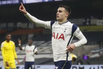 Тоттенхэм теряет двух левых защитников перед матчем с Ливерпулем Тоттенхэм теряет двух левых защитников перед матчем с Ливерпулем