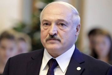 Президент Білорусії Олександр Лукашенко планує проводити парад на День Перемоги 9 травня Президент Білорусії Олександр Лукашенко планує проводити парад на День Перемоги 9 травня