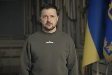​Не можна бути подумки далеко від війни, підтримуйте наших бійців завжди, коли це можливо – звернення Президента України