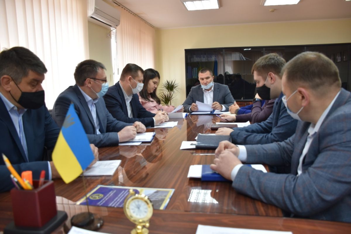 У прокуратурі проведено межвідомчу нараду щодо протидії незаконному експорту зернових культур на Донеччині У прокуратурі проведено межвідомчу нараду щодо протидії незаконному експорту зернових культур на Донеччині