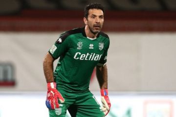 Что-то пошло не так. Буффон опозорился в матче чемпионата Италии (видео) Что-то пошло не так. Буффон опозорился в матче чемпионата Италии (видео)