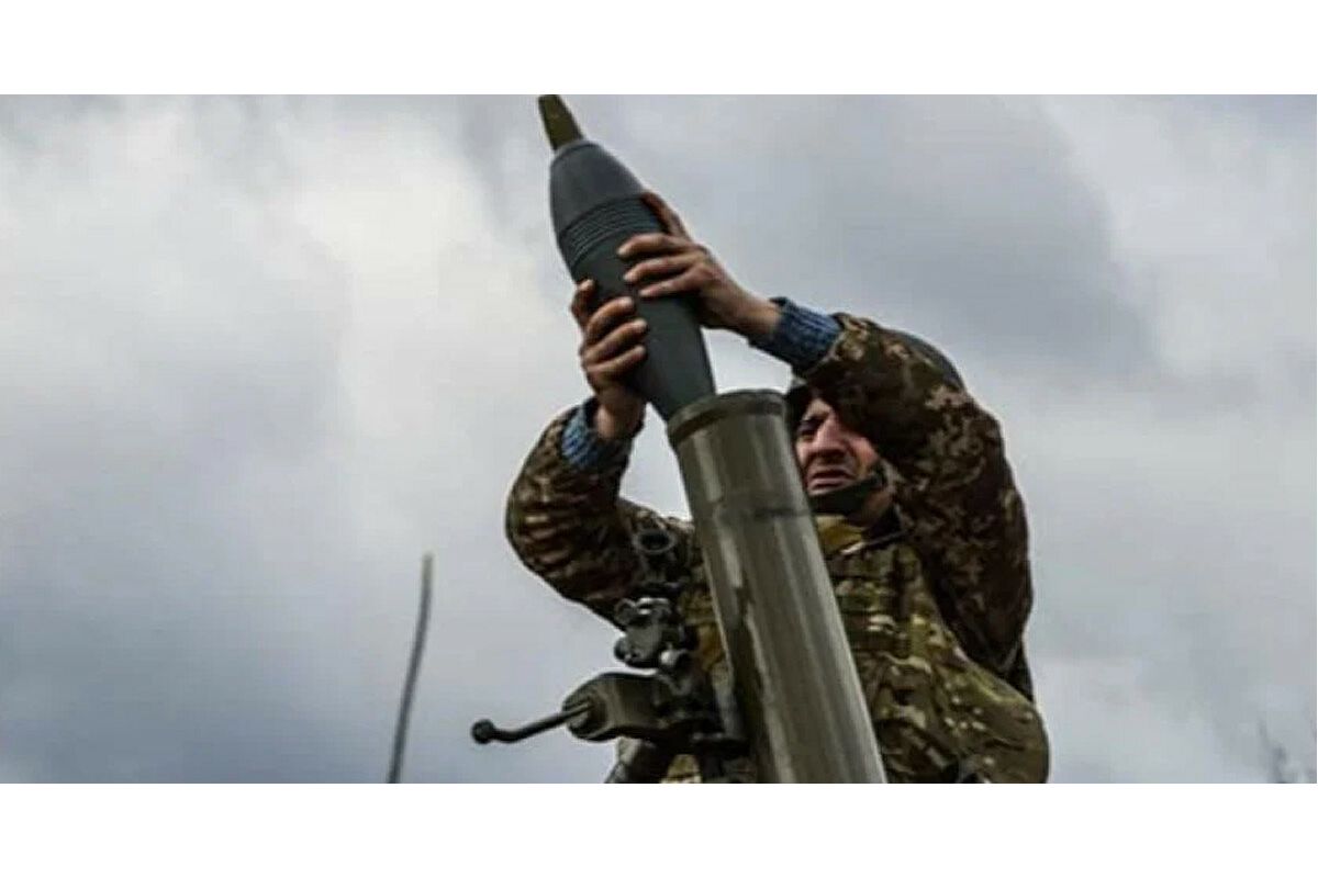 Російське вторгнення в Україну : Понад півсотні ударів Російське вторгнення в Україну : Понад півсотні ударів