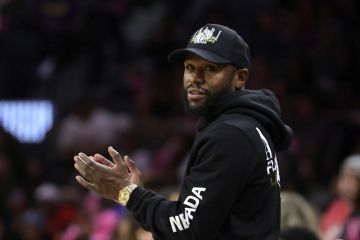 Легендарный Мейвезер проведет поединок с внуком босса мафии Легендарный Мейвезер проведет поединок с внуком босса мафии