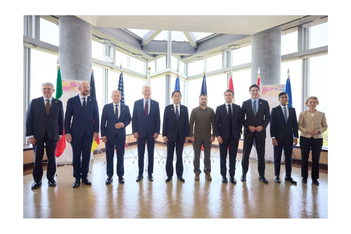Зеленський зустрівся з лідерами країн «Великої сімки» в Хіросімі Зеленський зустрівся з лідерами країн «Великої сімки» в Хіросімі