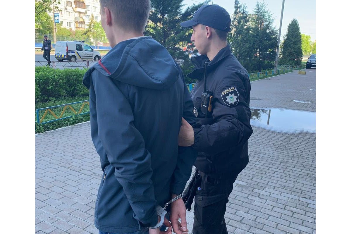 Шахрай, який заволодів коштами Фонду гарантування вкладів в розмірі 600 тисяч гривень, постане перед судом Шахрай, який заволодів коштами Фонду гарантування вкладів в розмірі 600 тисяч гривень, постане перед судом